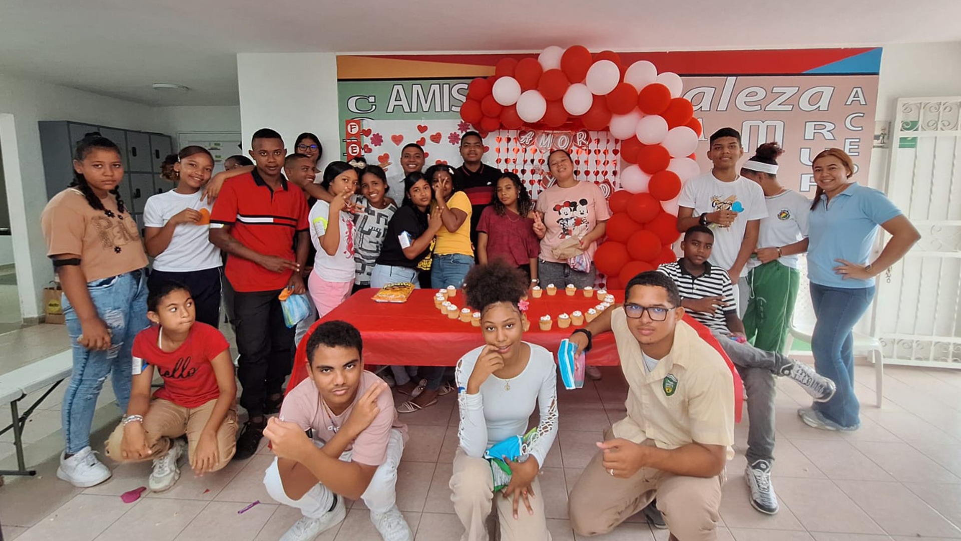 Celebramos el Amor y la Amistad en Niños de Papel